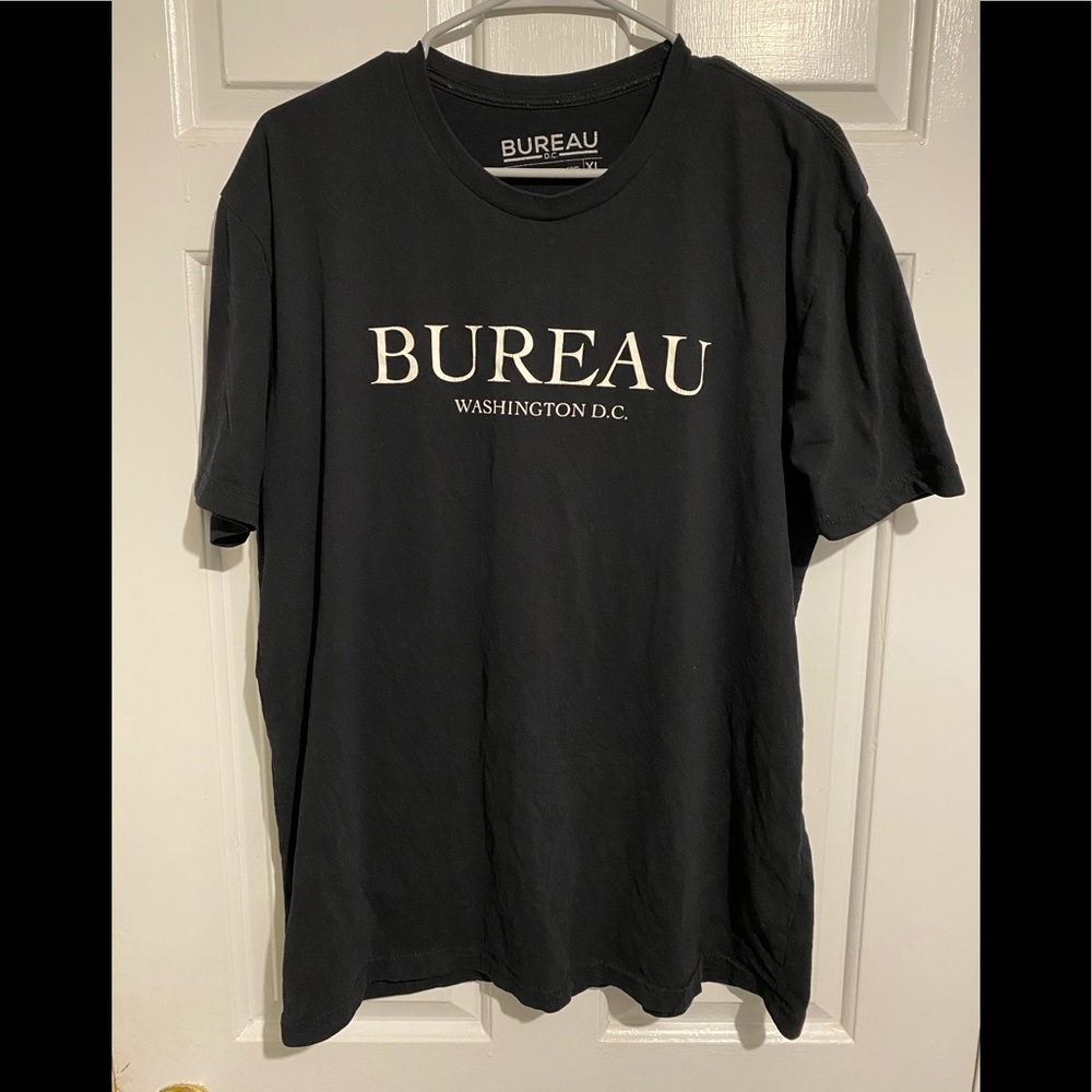 Bureau tee